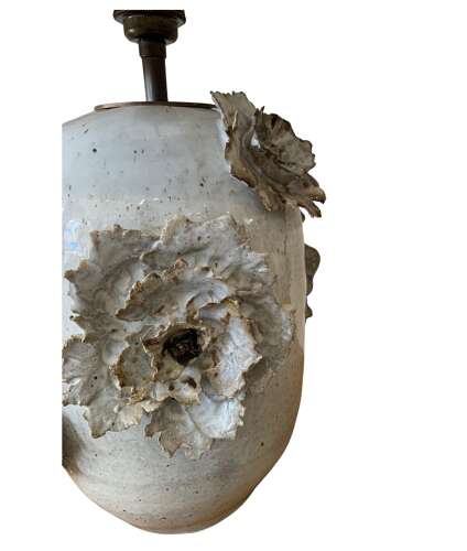 Ceramic ‘wilted ‘ lamp with flower detail by Anna Scholz